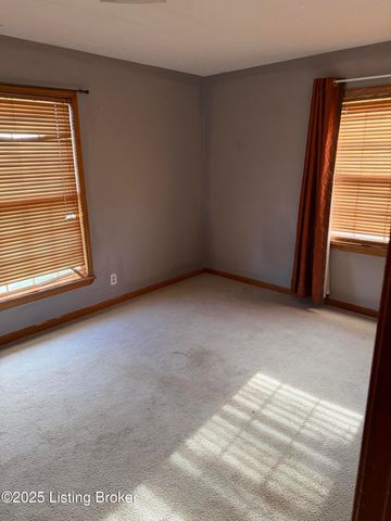 2100 Cox Ln, La Grange, KY 40031