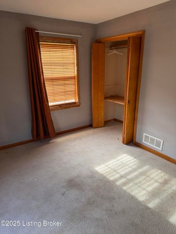 2100 Cox Ln, La Grange, KY 40031