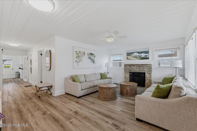 715 Carolina Beach Avenue N, Carolina Beach, NC 28428