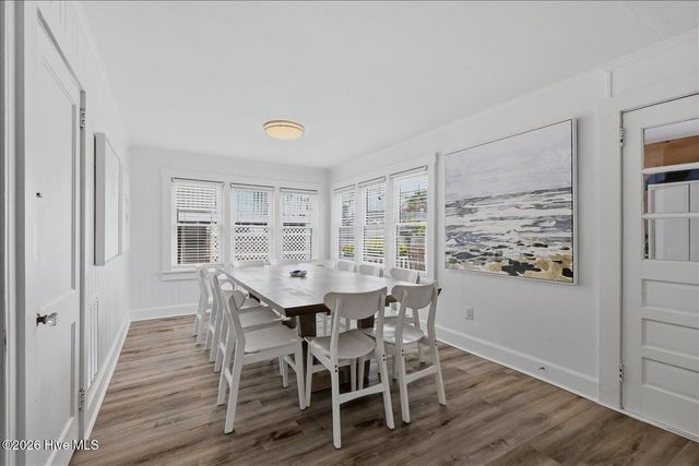 715 Carolina Beach Avenue N, Carolina Beach, NC 28428
