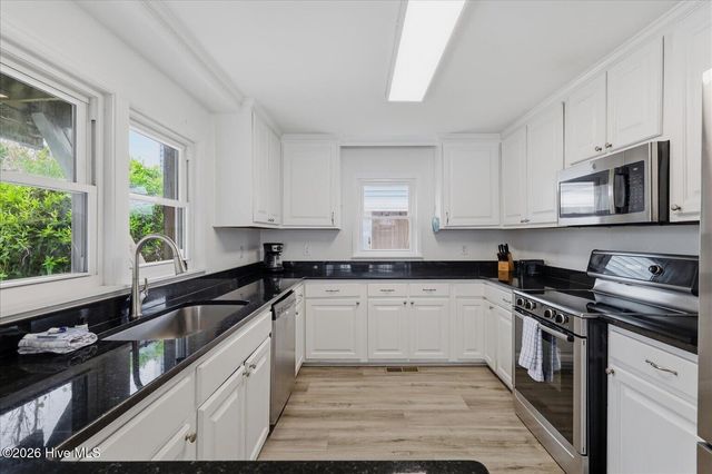 715 Carolina Beach Avenue N, Carolina Beach, NC 28428