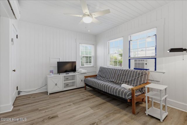 715 Carolina Beach Avenue N, Carolina Beach, NC 28428