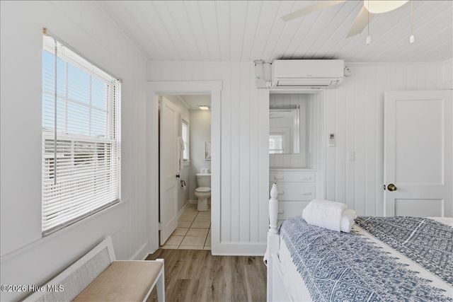 715 Carolina Beach Avenue N, Carolina Beach, NC 28428