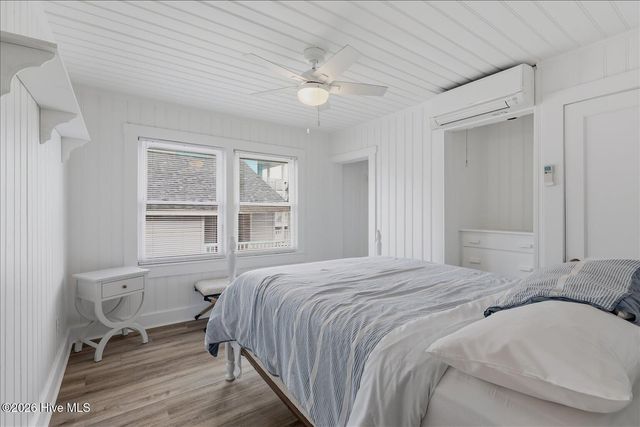 715 Carolina Beach Avenue N, Carolina Beach, NC 28428