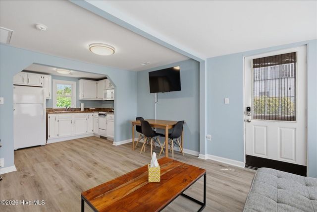 715 Carolina Beach Avenue N, Carolina Beach, NC 28428