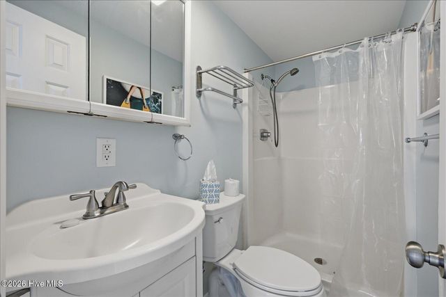 715 Carolina Beach Avenue N, Carolina Beach, NC 28428