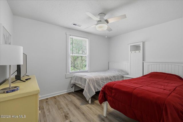 715 Carolina Beach Avenue N, Carolina Beach, NC 28428