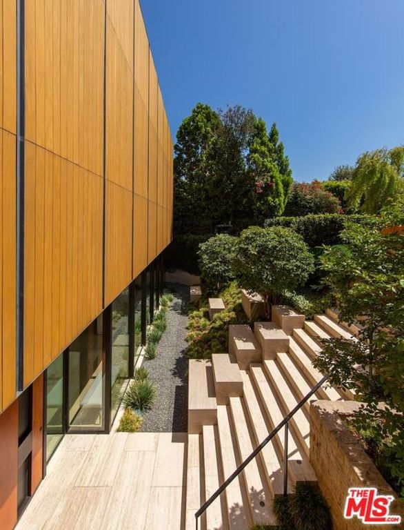 1716 San Remo Drive, Pacific Palisades, CA 90272 — exterior