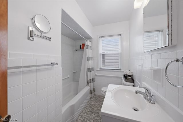1824 Sackett Avenue, Cuyahoga Falls, OH 44223