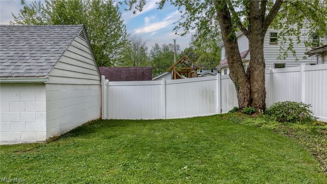 1824 Sackett Avenue, Cuyahoga Falls, OH 44223