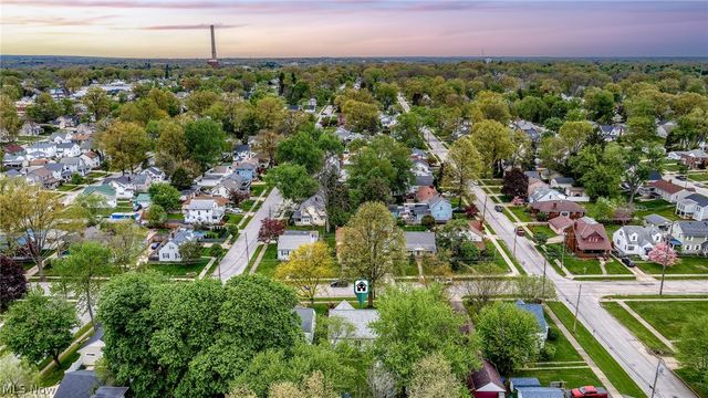 1824 Sackett Avenue, Cuyahoga Falls, OH 44223