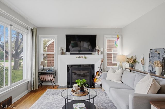 1824 Sackett Avenue, Cuyahoga Falls, OH 44223