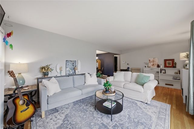 1824 Sackett Avenue, Cuyahoga Falls, OH 44223