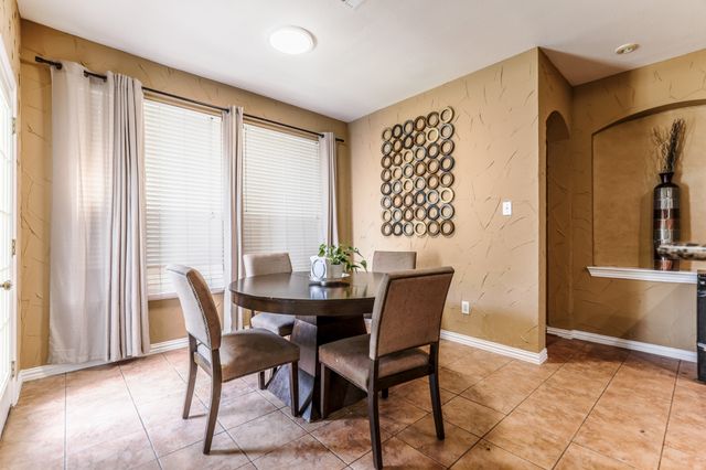 611 Laura Lane, Grand Prairie, TX 75052