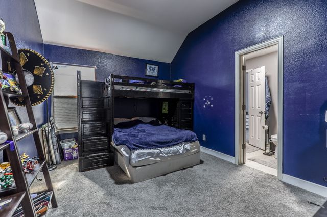 611 Laura Lane, Grand Prairie, TX 75052