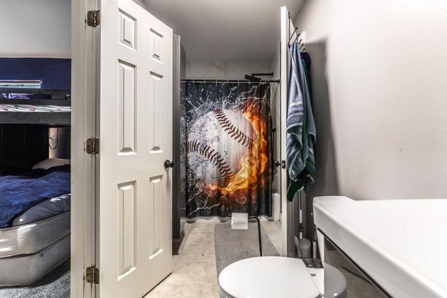 611 Laura Lane, Grand Prairie, TX 75052