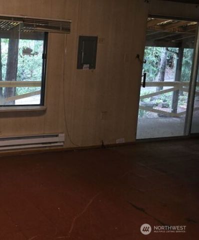 10 Moose Road, Quilcene, WA 98376