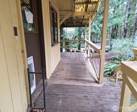 10 Moose Road, Quilcene, WA 98376