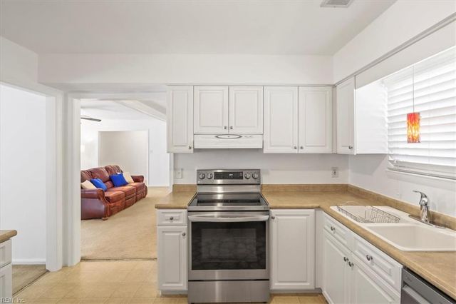 923 Strickland BLVD, Virginia Beach, VA 23464