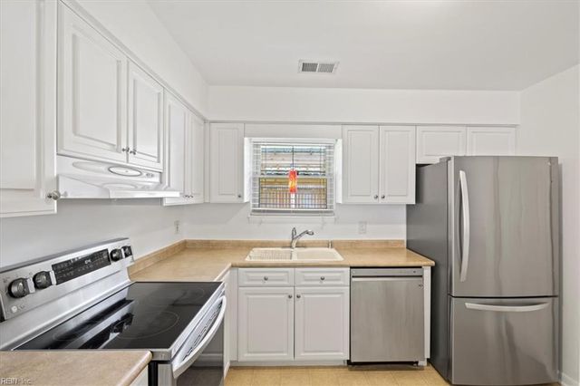 923 Strickland BLVD, Virginia Beach, VA 23464