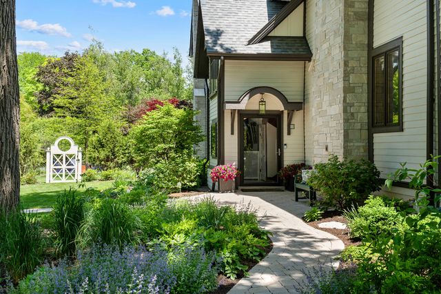 320 Melrose Avenue, Kenilworth, IL 60043