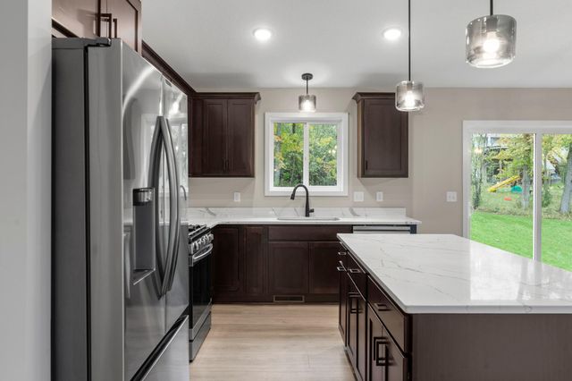 1005 Misty Meadow Boulevard, Buffalo, MN 55313