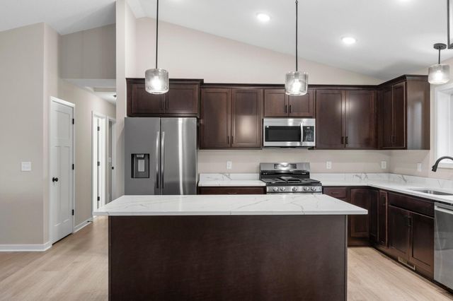 1005 Misty Meadow Boulevard, Buffalo, MN 55313