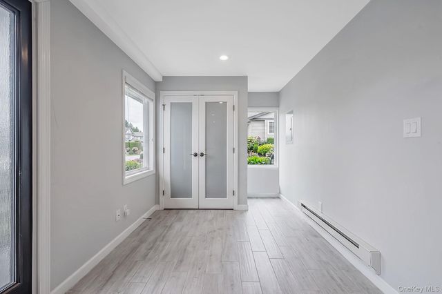 25 E Seacrest Avenue, Lindenhurst, NY 11757
