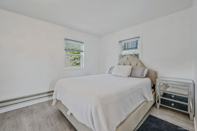 25 E Seacrest Avenue, Lindenhurst, NY 11757