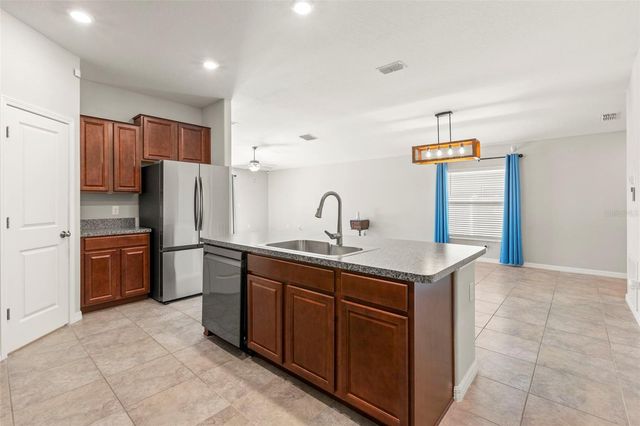 10515 CARLOWAY HILLS DRIVE, Wimauma, FL 33598