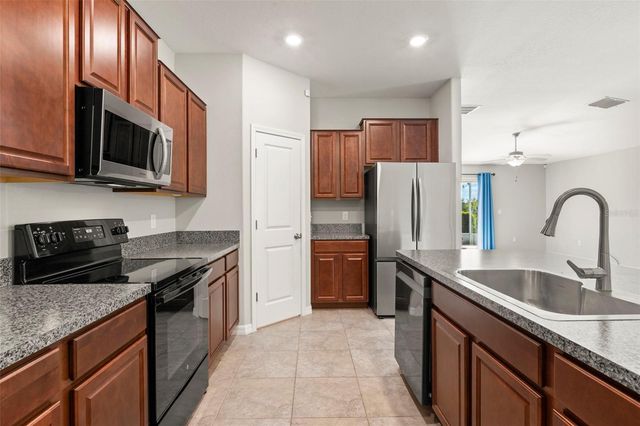 10515 CARLOWAY HILLS DRIVE, Wimauma, FL 33598