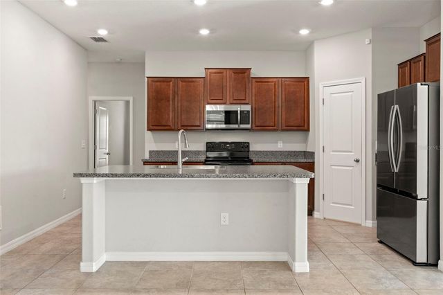 10515 CARLOWAY HILLS DRIVE, Wimauma, FL 33598
