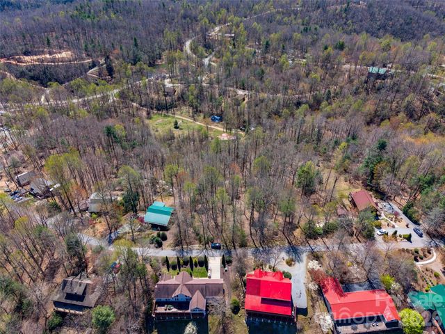 000 Glen Echo Circle, Saluda, NC 28773