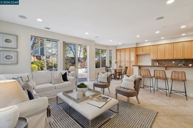 247 Abigail Cir, Danville, CA 94506