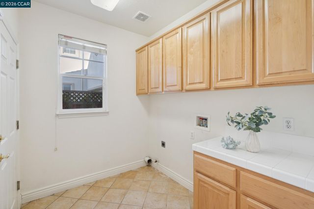 247 Abigail Cir, Danville, CA 94506