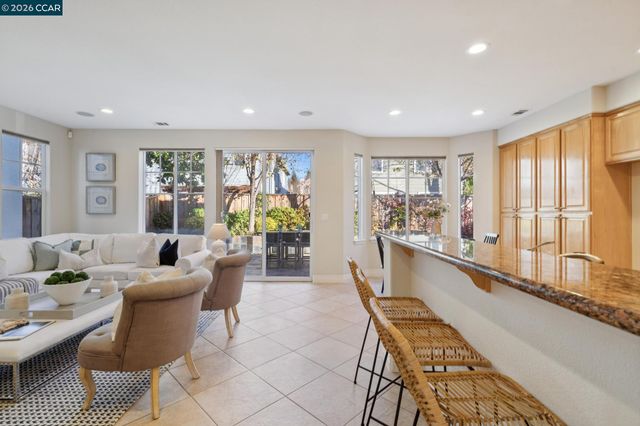 247 Abigail Cir, Danville, CA 94506