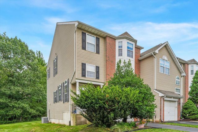 74 HUNT CLUB DR, Collegeville, PA 19426