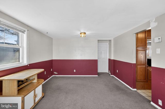 103 DAFFODIL LN, Levittown, PA 19055