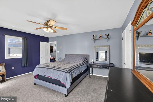 103 DAFFODIL LN, Levittown, PA 19055