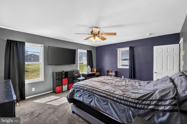 103 DAFFODIL LN, Levittown, PA 19055