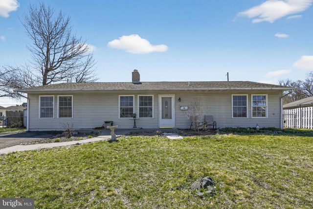 103 DAFFODIL LN, Levittown, PA 19055