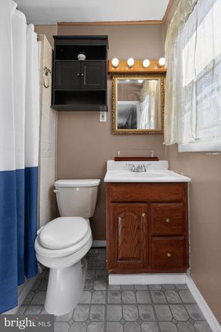 103 DAFFODIL LN, Levittown, PA 19055