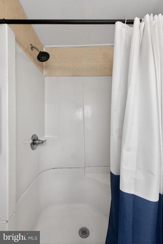 103 DAFFODIL LN, Levittown, PA 19055