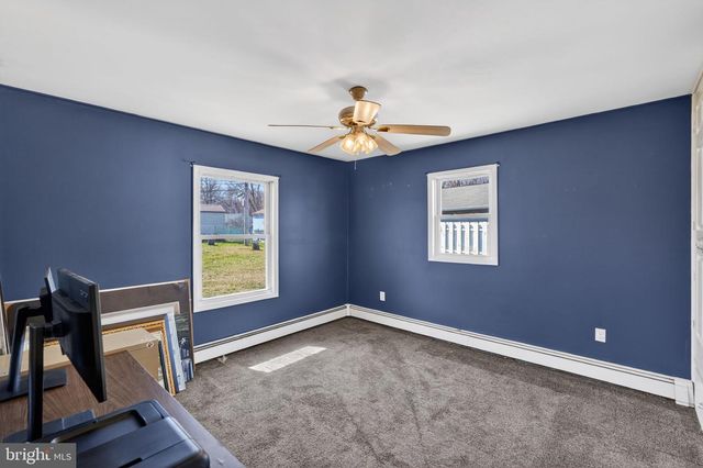 103 DAFFODIL LN, Levittown, PA 19055