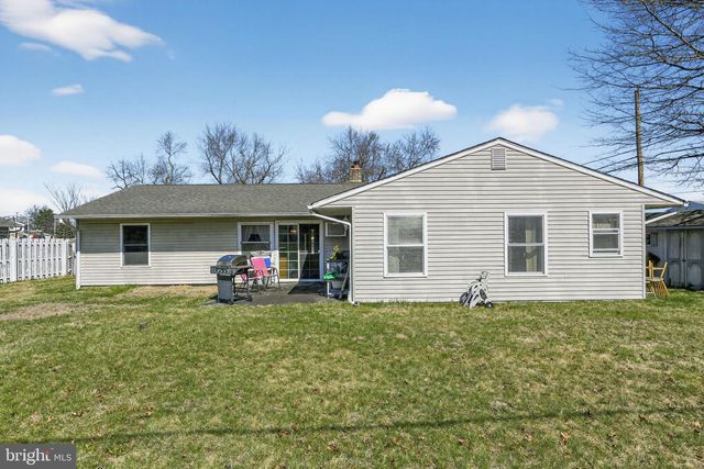 103 DAFFODIL LN, Levittown, PA 19055