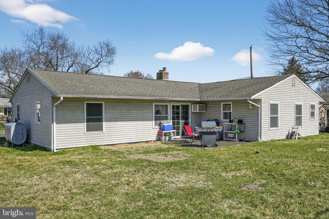 103 DAFFODIL LN, Levittown, PA 19055
