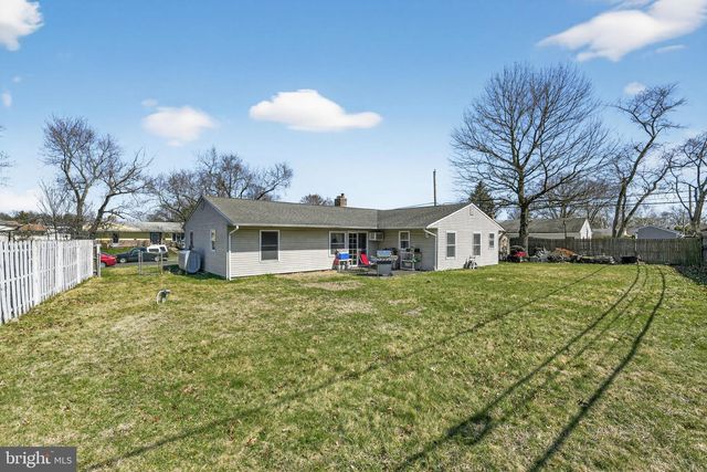 103 DAFFODIL LN, Levittown, PA 19055