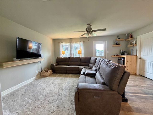 619 Mansfield Road, Cleburne, TX 76031
