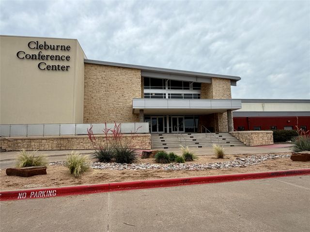 619 Mansfield Road, Cleburne, TX 76031