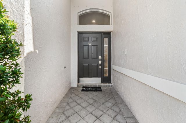 3817 Miramontes Circle, Wellington, FL 33414
